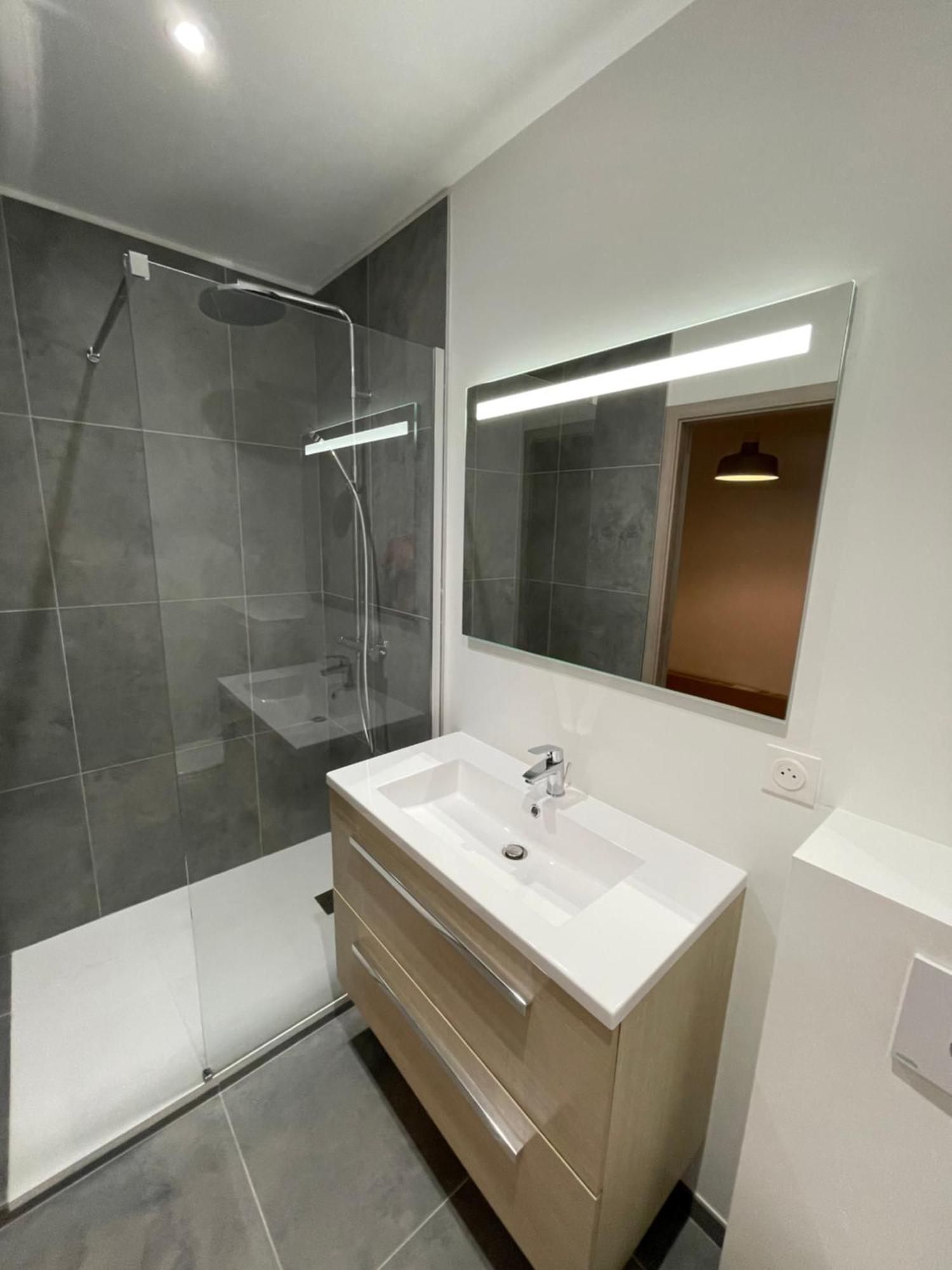 Studio Avec Wc Et Sdb Prives Dans Grande Maison A Cote Du Campus Artem - Thermal Et Parc Des Expos Vandoeuvre-lès-Nancy Buitenkant foto